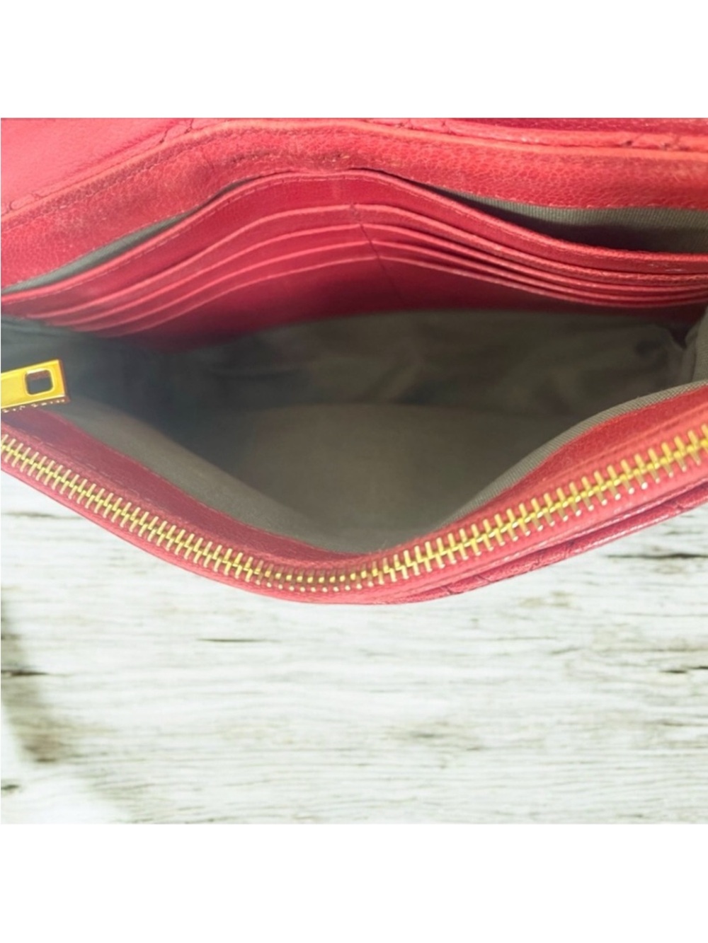 Marc Jacobs Red Quilted Leather Crossbody with Gold Chain EUC - Picture 7 of 12